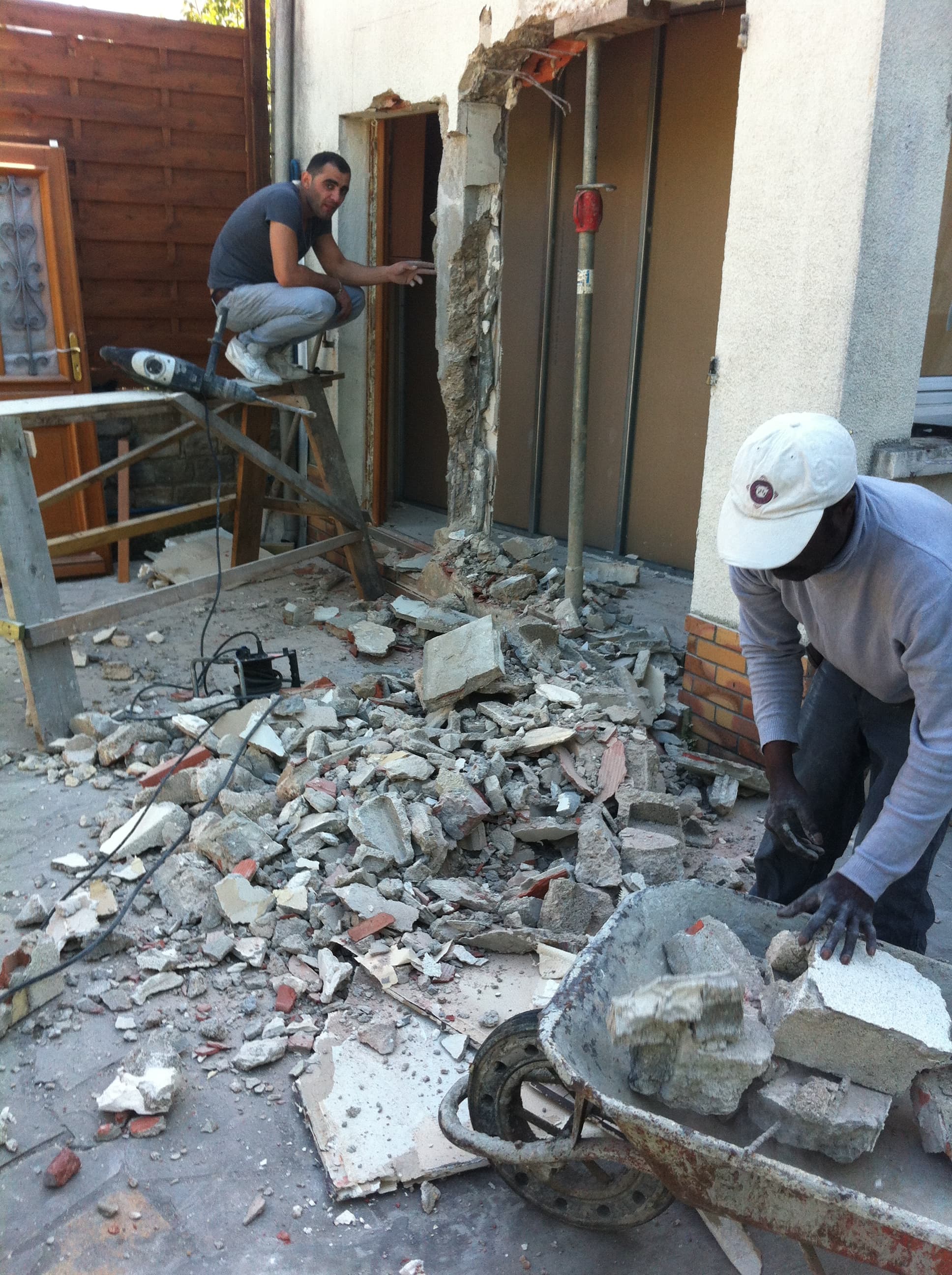 Création d'ouvertures en façade et installation de baies vitrées - photo 2